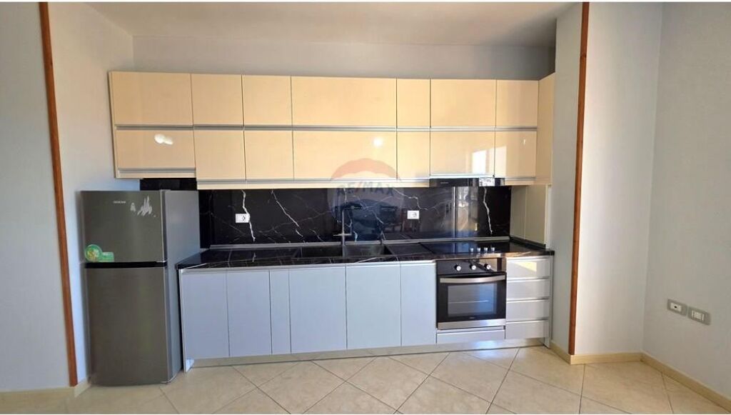 Apartment 1+1 - For Sale - Main Boulevard, Vlorë