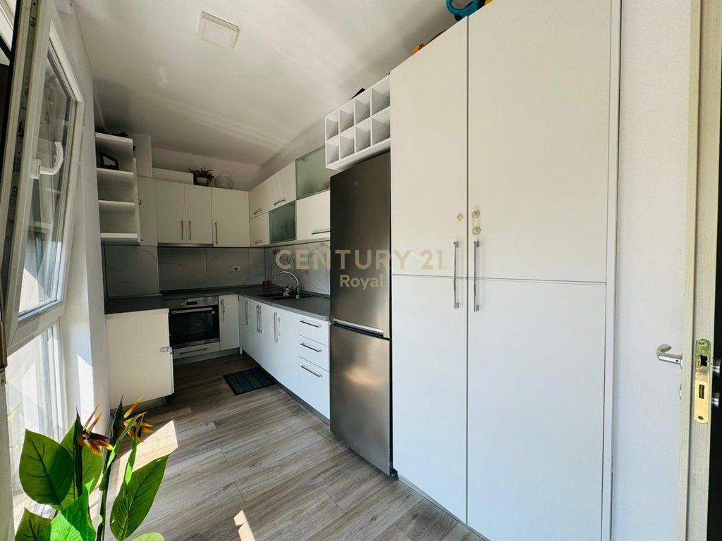 Apartament 1+1 për Qira në Ish Fusha e Aviacionit!!