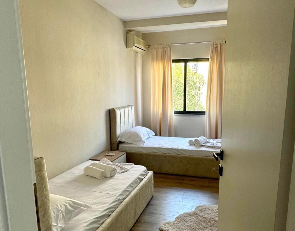 Appartamento in Affitto: 2+1 📍Don Bosko (Vicino alla Scuola Vace Zela) - 2° Piano - 60.000 Lek - Edificio 2010 - Superficie 90m² || 100% Nuovo e Recentemente Ristrutturato ✨