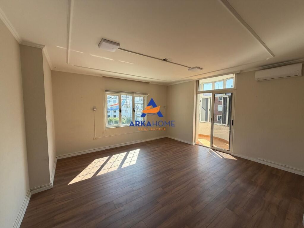 UFFICIO IN AFFITTO 179M2 "PIAZZA WILLSON" 1800 EURO