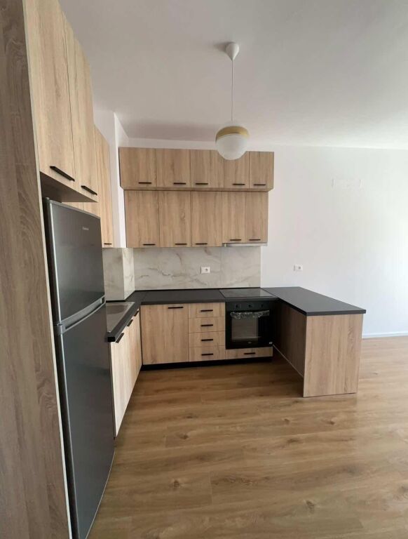 Jepet me qera Apartament 1+1 me qera te Ali Dem/ Mangalemi