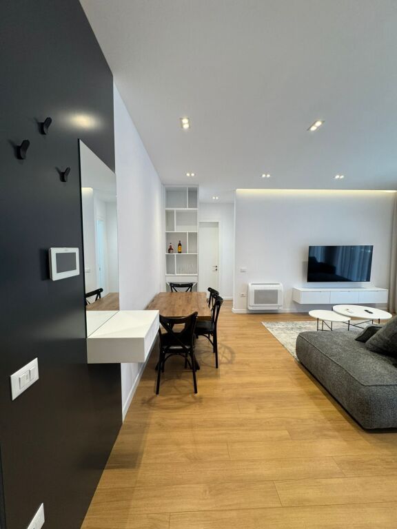 Jepet me Qira Apartament 1+1 me Verandë tek Kompleksi Delijorgji
