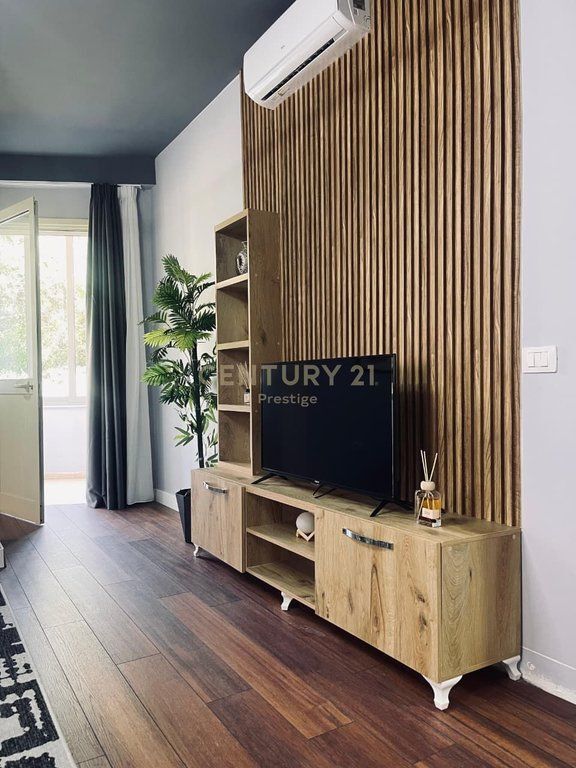 APARTAMENT 2+1+2 ME QIRA TEK KOPSHIT BOTANIK