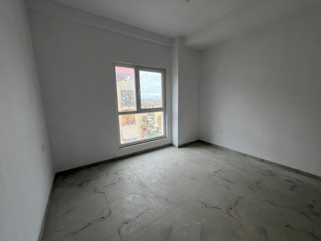 Appartamento 2+1+2 “Laprakë” in vendita, Tirana