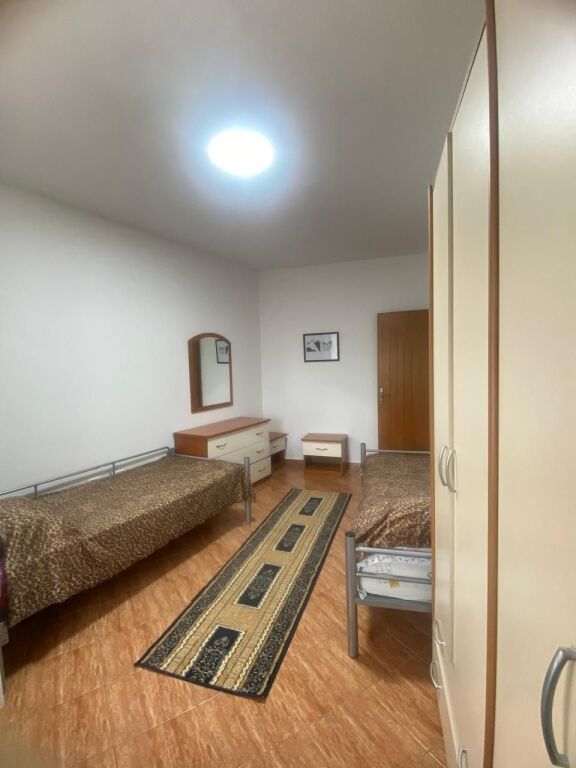 Jepet me qira apartament 2+1 tek 2 Palmat