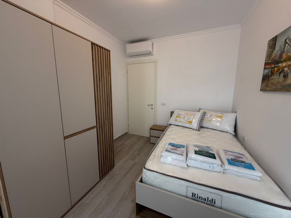 Jepet me Qera  Apartament 2+1 + Post Parkim në Rrugën Jordan Misja