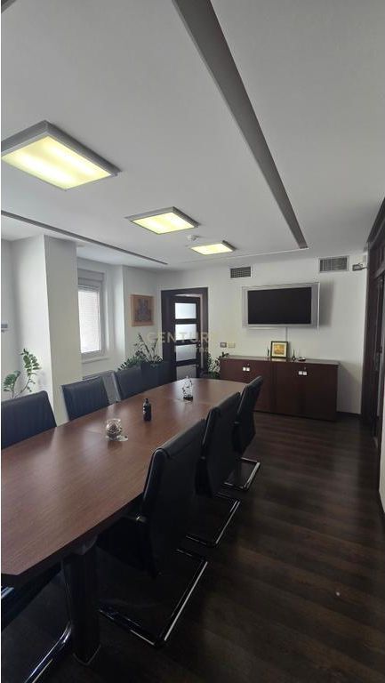 Office space for Rent in Bllok 1,700 € /Month Total Area 125m2