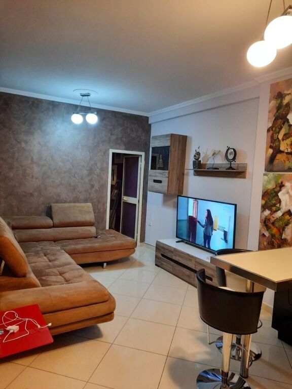 Kodra Diellit, affittasi appartamento 2+1! 500 Euro