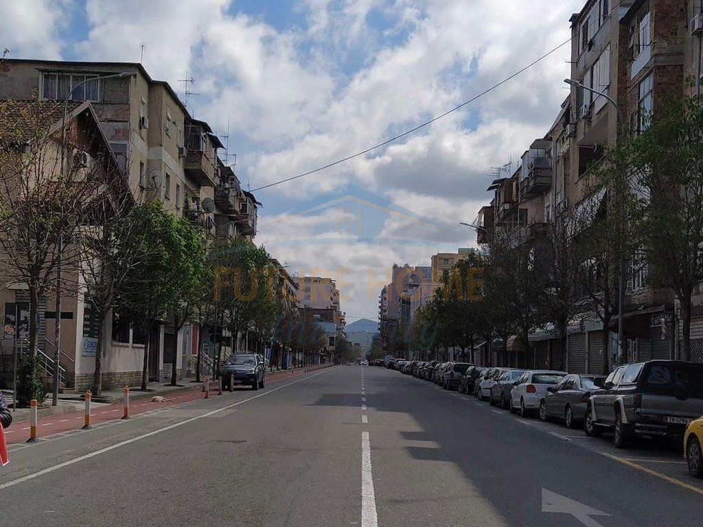 BUSINESS PREMISES FOR SALE, BARRIKADAVE STREET