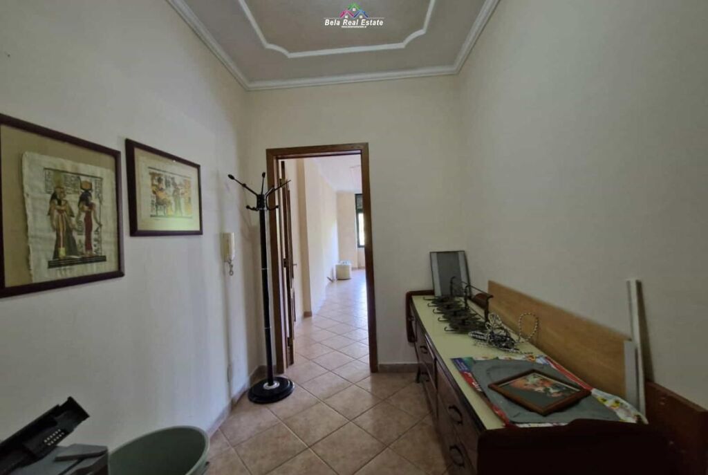 Ufficio in Affitto presso l'ex Esposizione (ID BZ2924) Tirana