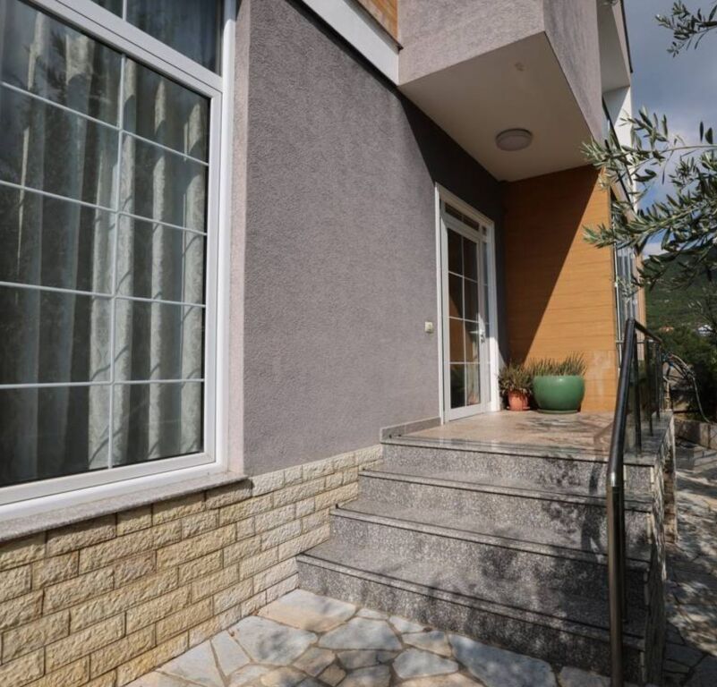 VENDESI SUPER VILLA IN VENDITA
