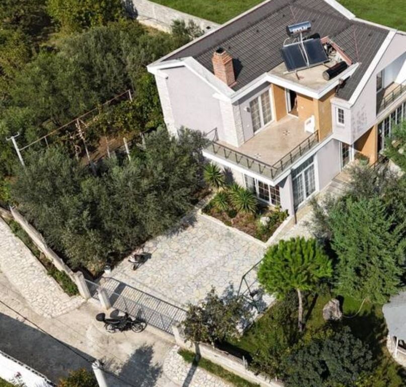 VENDESI SUPER VILLA IN VENDITA