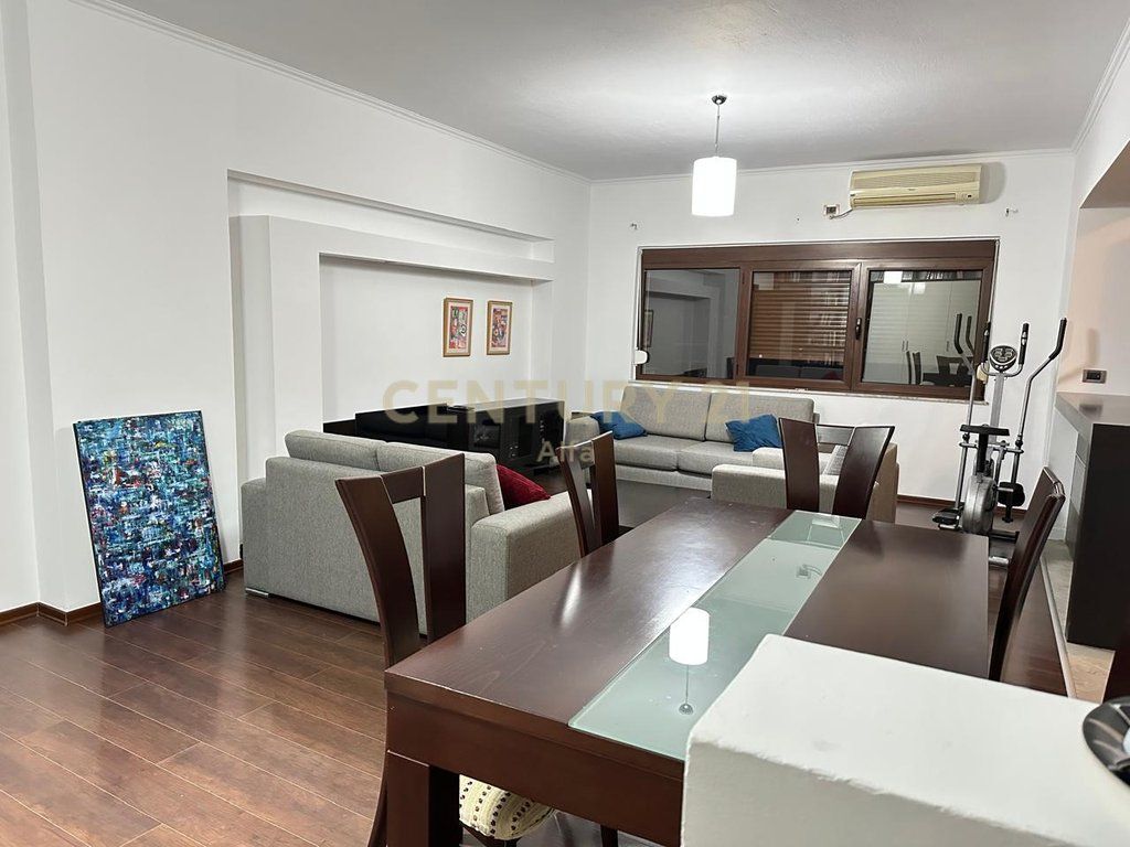JEPET PER QIRA, APARTAMENT 2+1+2, RRUGA E ELBASANIT 890 € /Muaj Sip. Totale  115m2