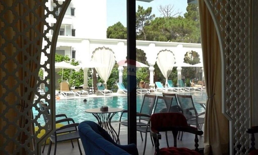 SUPER HOTEL IN VENDITA A GOLEM, 180 M DAL MARE!  530361001-953