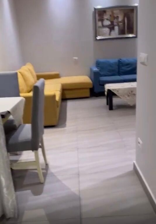 🏡 Garsoniere me qira  📍 Zona: Yzberisht💰 Çmimi: 35,000 lekë / muaj