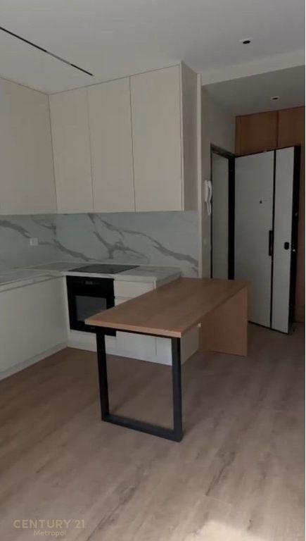 SHES APARTAMENT 1+1 ME VERANDE NE REZIDENCEN AURA-LAPRAKE!