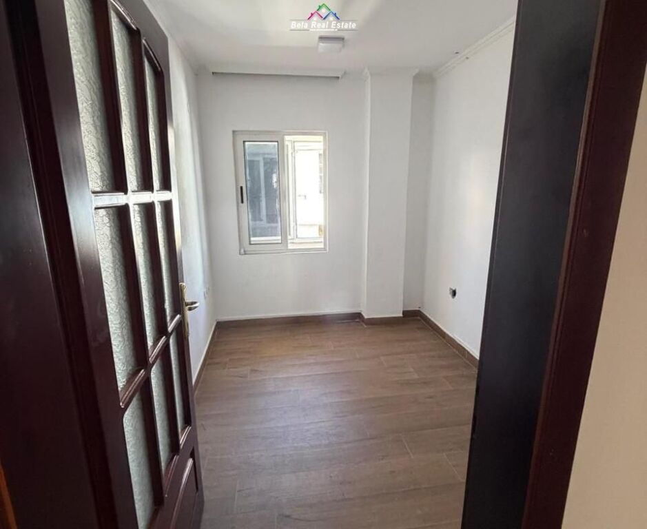 Zyre Me Qera Tek Sheshi Willson (ID BZ2926) Tirane
