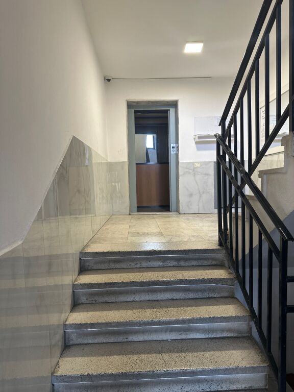 Jepet me qera apartament 2+1+2 ne Bllok