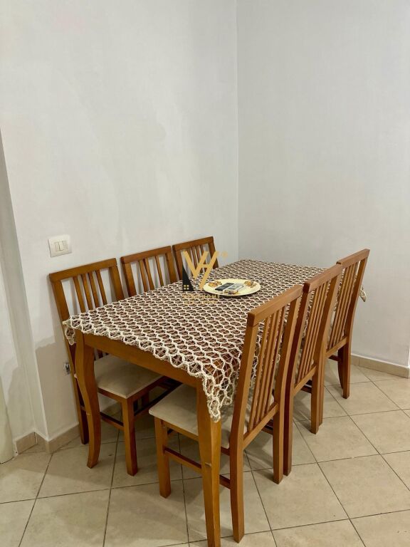 JEPET APARTAMENT 2+1+BLK ME QERA TE FRESKU 600 EURO