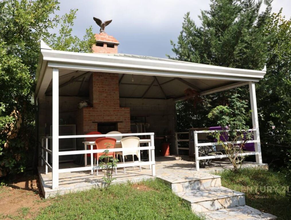 VENDESI SUPER VILLA IN VENDITA