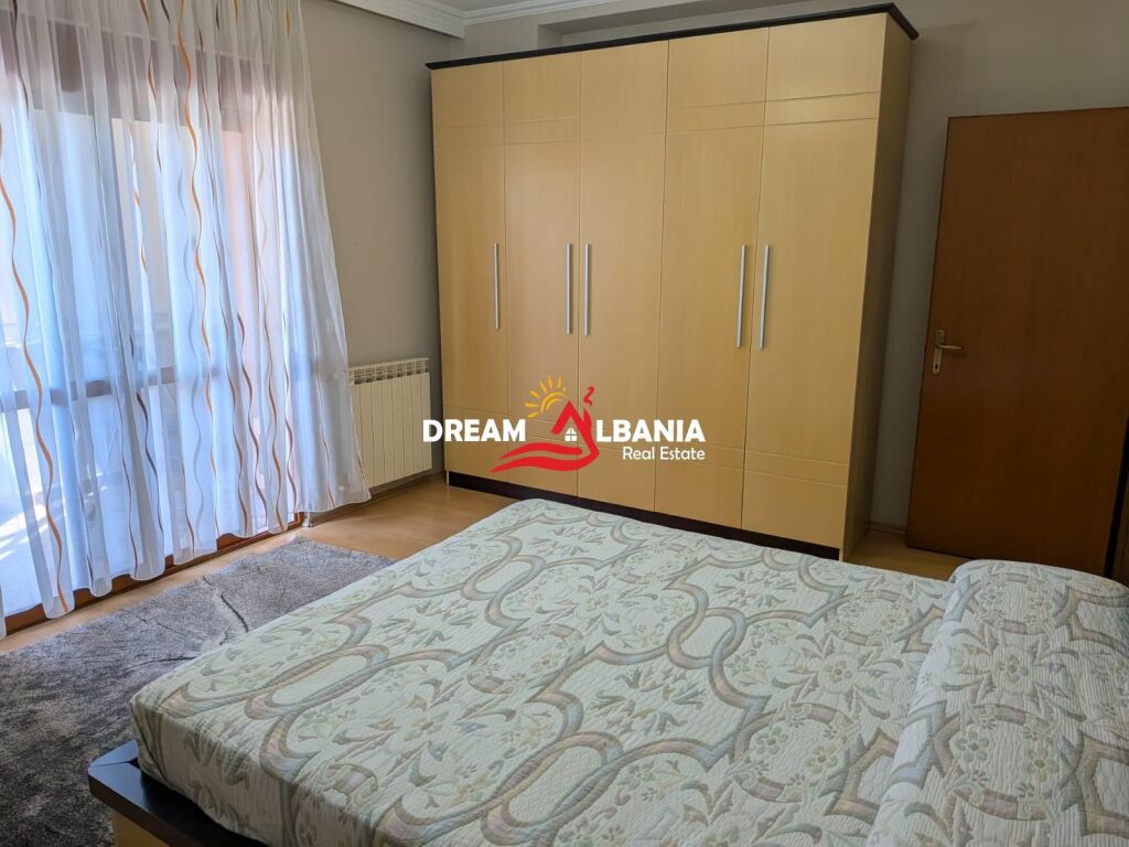 Jepet me Qera Apartament  1+1 tek Rruga e Elbasanit, pranë Shkollës së Baletit ( ID 4211819 )