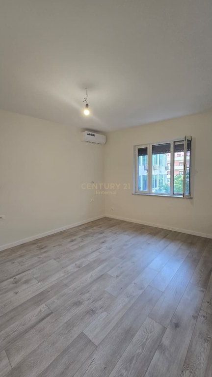 AFFITTASI APPARTAMENTO 3+1 CON CUCINA SEPARATA IN CENTRO