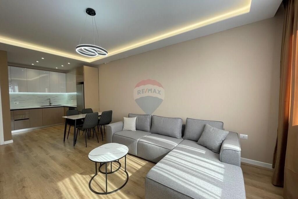 Apartament 1+1 me qira prane Amb. Amerikane!