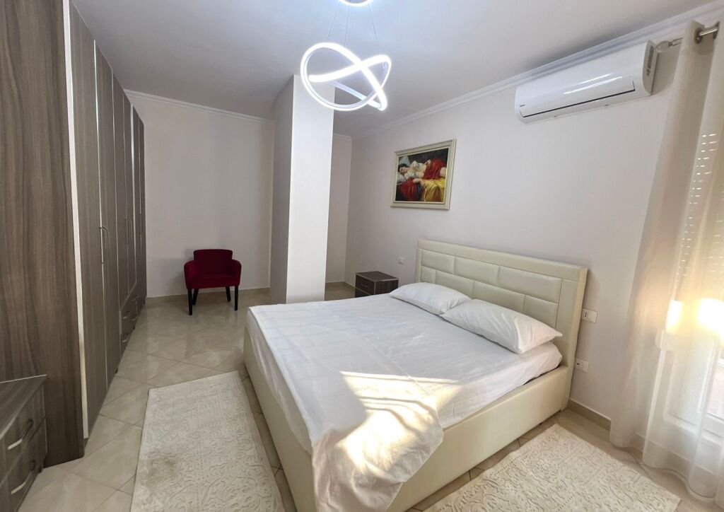 Jepet apartament me qera Kompleksi Kontakt 21 Dhjetori