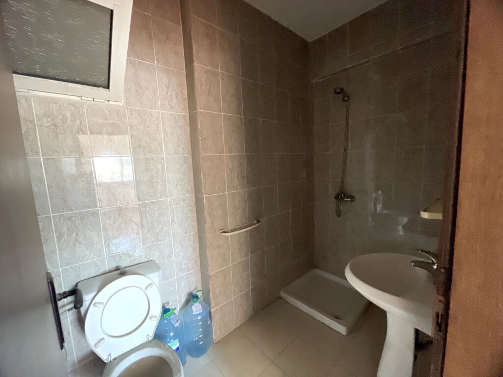 Shitet apartament 2+1