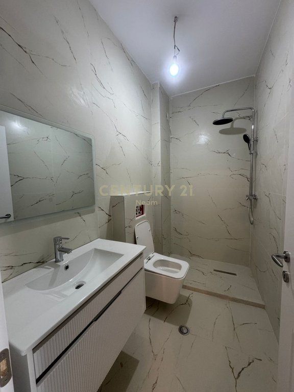 Apartment 2+1 for sale on Bulevardi Ri Astir. 120,000 € Total area 118m2