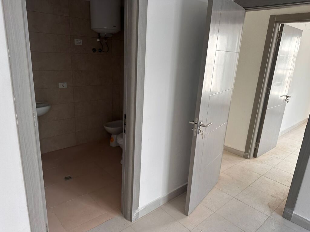 Apartament me Qera zona 5 Maj 2+1+2
