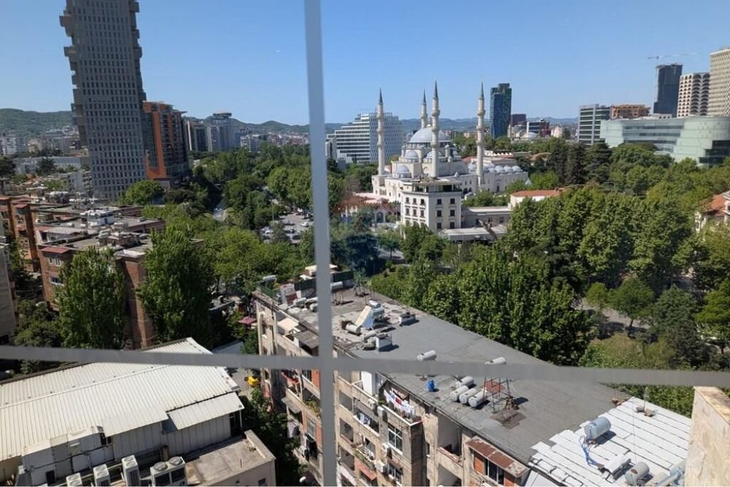 APARTAMENT 1+1 PER QIRA TEK BULEVARDI BARJAM CURRI