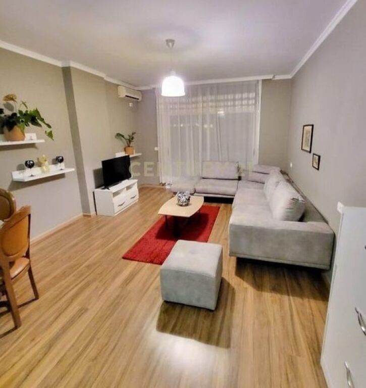 Apartament me qira 1+1 tek Komuna e Parisit