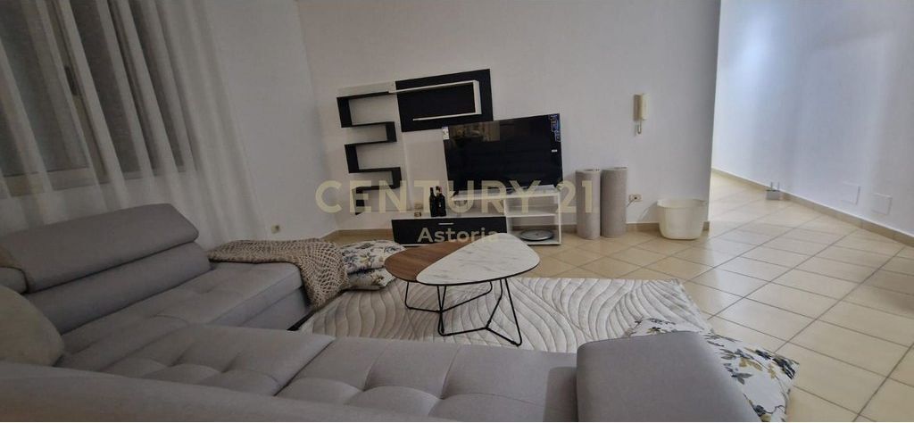 AFFITTASI APPARTAMENTO 2+1 VICINO AL RISTORANTE KAPITEN MIR ZOTI