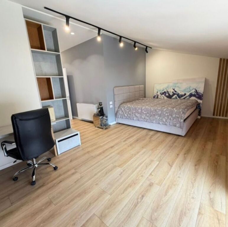 Penthouse for rent at Secret Garden Residence.