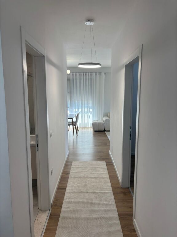 Jepet me qera apartament 2+1+2 në Porcelan! 800