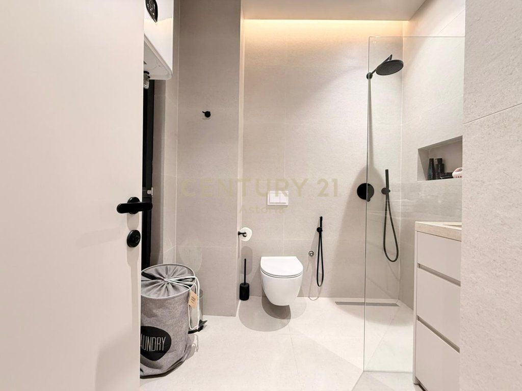 JEPET ME QIRA APARTAMENT 2+1 TE RRUGA E KOSOVAREVE!