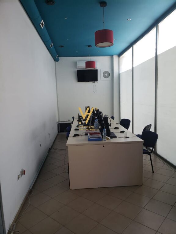 OFFICE 55 M2 FOR RENT AT FORTUZI STREET 600 EURO