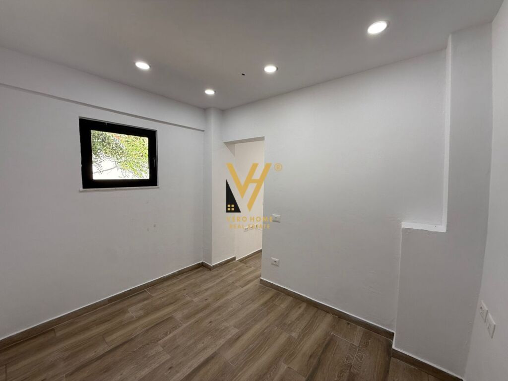 LOCALE COMMERCIALE DI 60 M2 IN AFFITTO AL MERCATO ELETTRICO 800 EURO