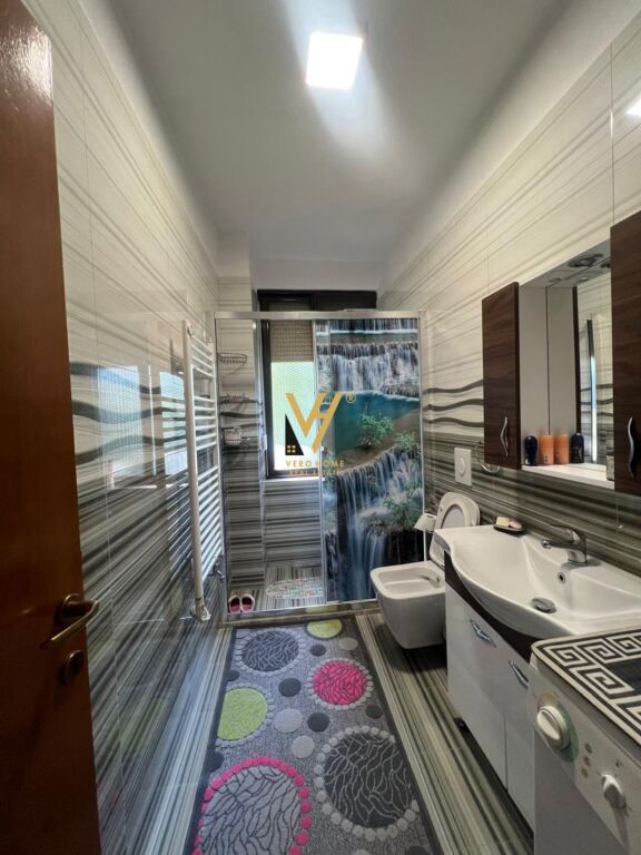 JEPET APARTAMENT 2+1+BLK ME QIRA TE STADIUMI DINAMO 60.000 LEKE