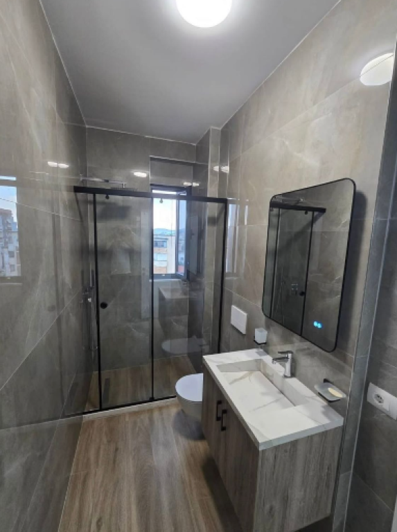 VENDESI APPARTAMENTO 2+1+2 + GUARDAROBA – Residenza Erli, Kinostudio