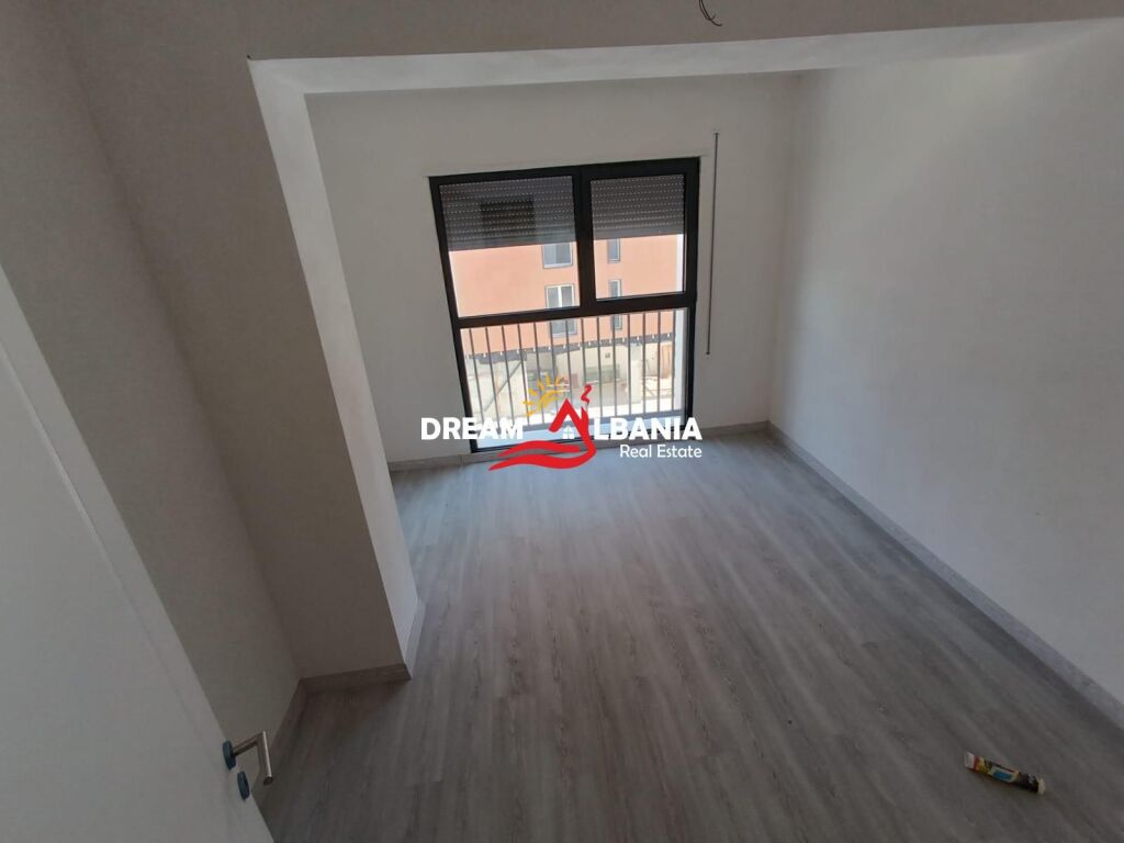Appartamento 3+1+2 in Vendita sul Nuovo Viale a Tirana(ID 4131500)