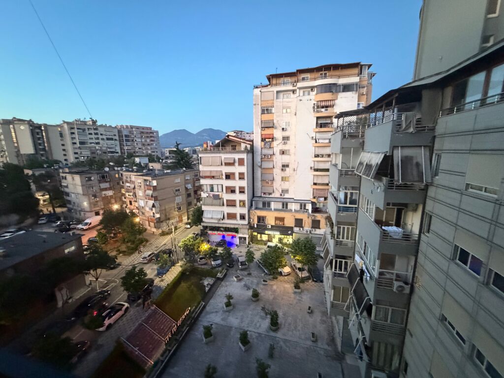 1+1,arredato stazione ferroviaria,600 mila lek
