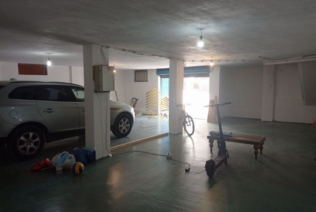Rent, Warehouse 130m2, Porcelain, 50,000 Lek/Month