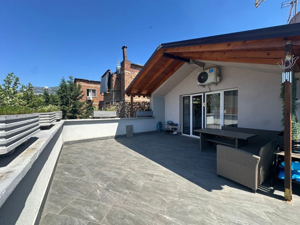 🏡 Appartamento Premium 2+1 con Veranda – Via Marie Logoreci, Tirana
