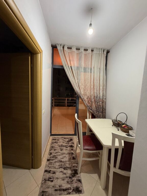 Apartament me qera 1+1 Astir