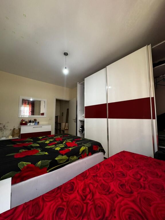 Jepet Apartament 1+1 me qira – Astir -Kati: 4 (me ashensor) !