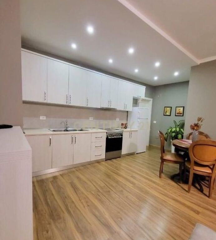 Apartament me qira 1+1 tek Komuna e Parisit