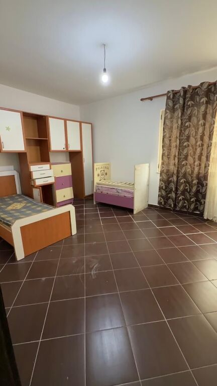 📍 Jepet me qira apartament 3+1+2 në Astir, pranë Bulevardit Migjeni