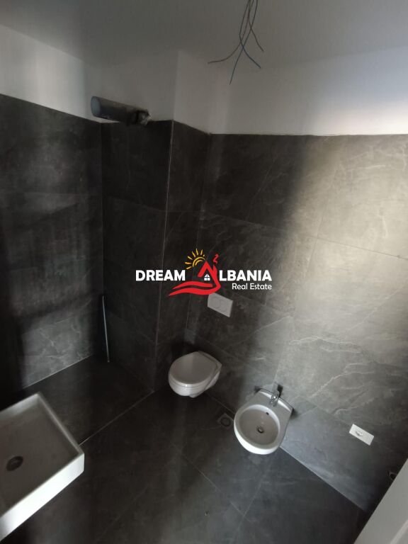 Appartamento 3+1+2 in Vendita sul Nuovo Viale a Tirana(ID 4131500)